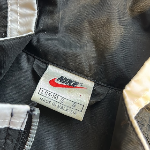 Vintage 90’s Nike Light Jacket Youth Size L(14-16) Windbreaker Retro - Picture 3 of 5
